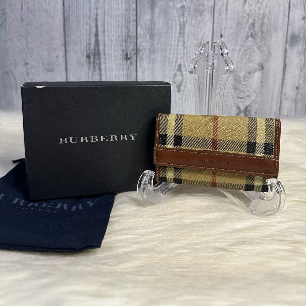 BURBERRY classic key holder - Picture 3 of 16